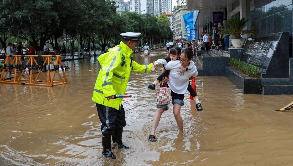 解放军破晓出击现场画面