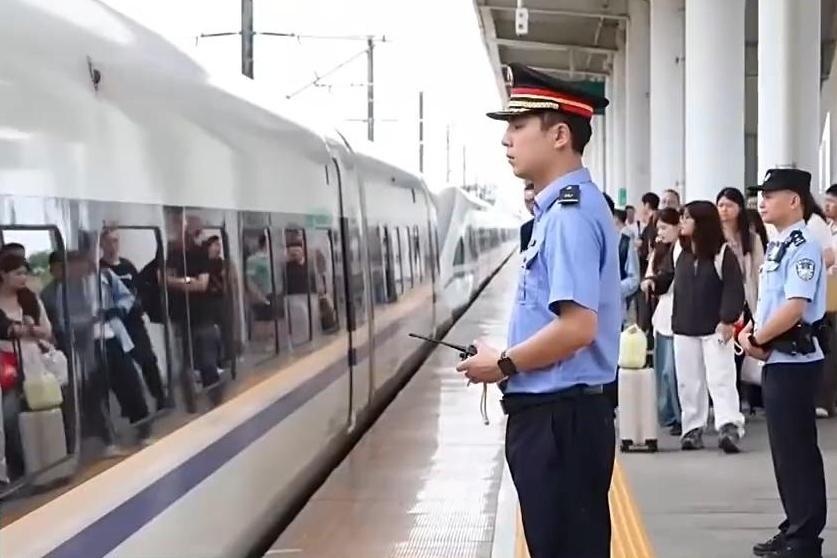 洪承汉退队